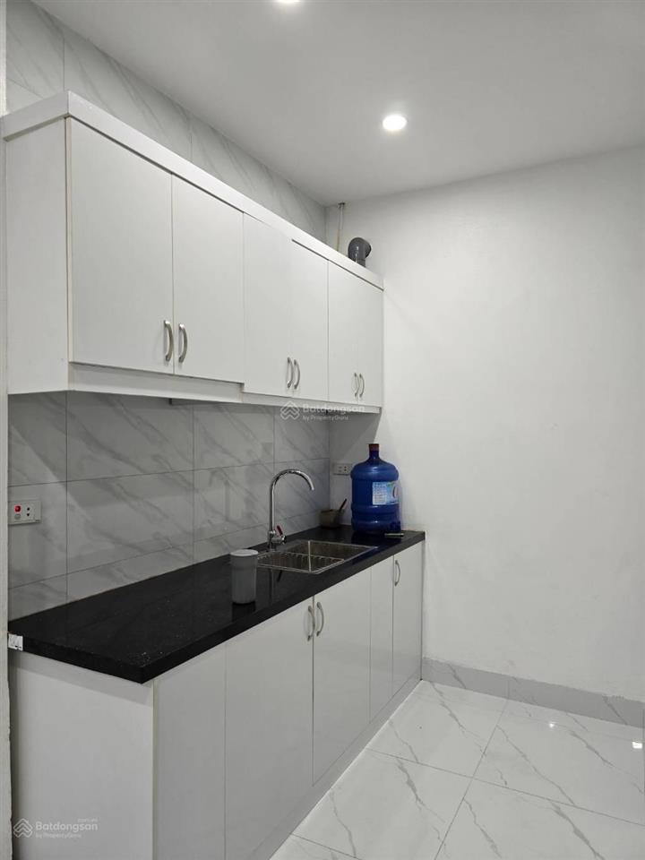 Bán nhà sài đồng  ô tô 7 chỗ lùi cửa. cách 2 nhà ra đường ô tô tránh (nói o với ảnh ảo)