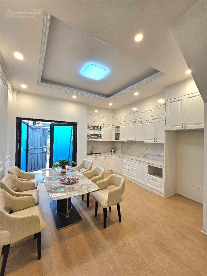 Bán nhà thạch bàn ô tô đỗ cửa, chỉ việc xách va li về ở( nhà thật, ảnh thật, nói o với ảo)