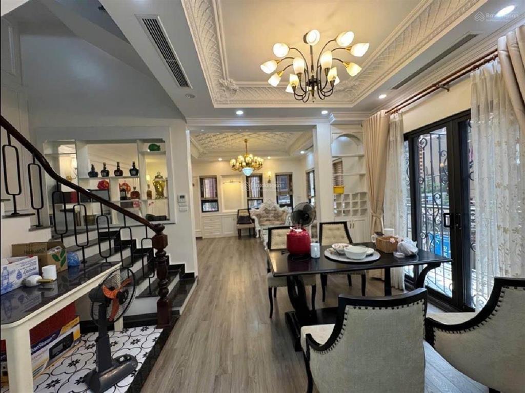 Bán nhà lng biên ô tô tránh thông, lô góc 3 thoáng( nói o với ảo)
