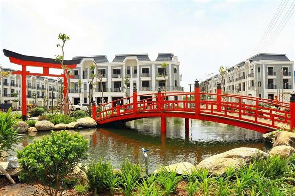 Cđt thanh lý duy nhất 1 căn nhà phố ven sông vàm cỏ giá cực rẻ view công viên tại solar city