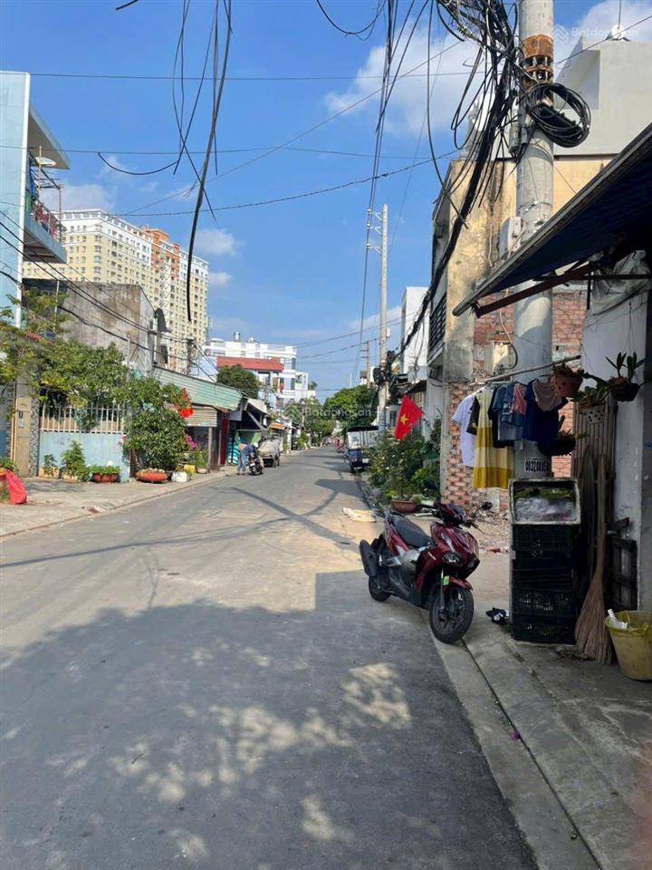Bán đất tô ký 8x23 full có nhà cấp 4 cho thuê tốt, đường nhựa 6m thông ngay sau chợ