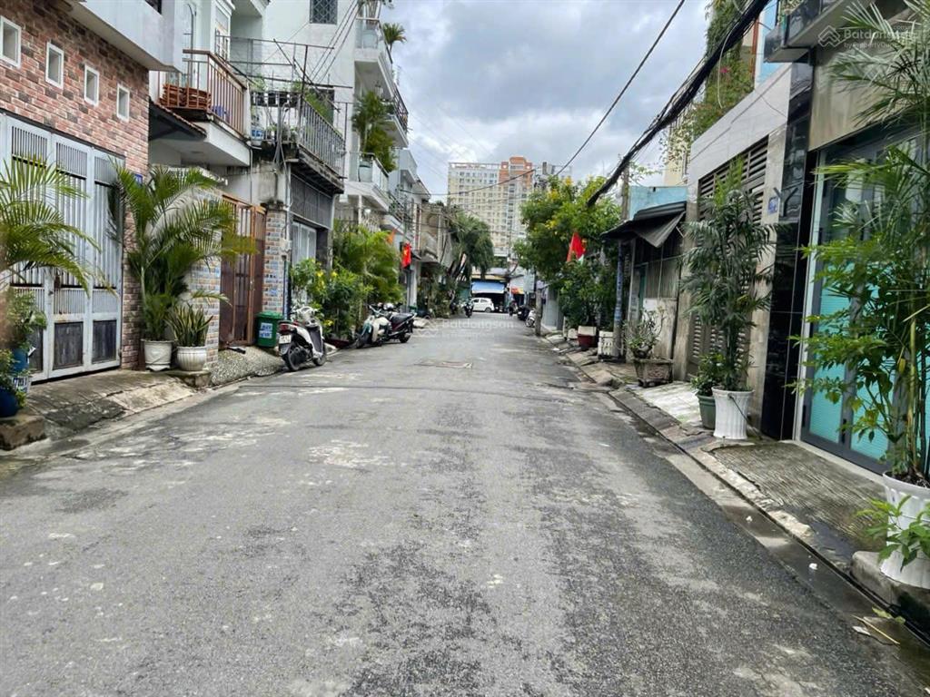 Bán đất tô ký 8x23 full có nhà cấp 4 cho thuê tốt, đường nhựa 6m thông ngay sau chợ