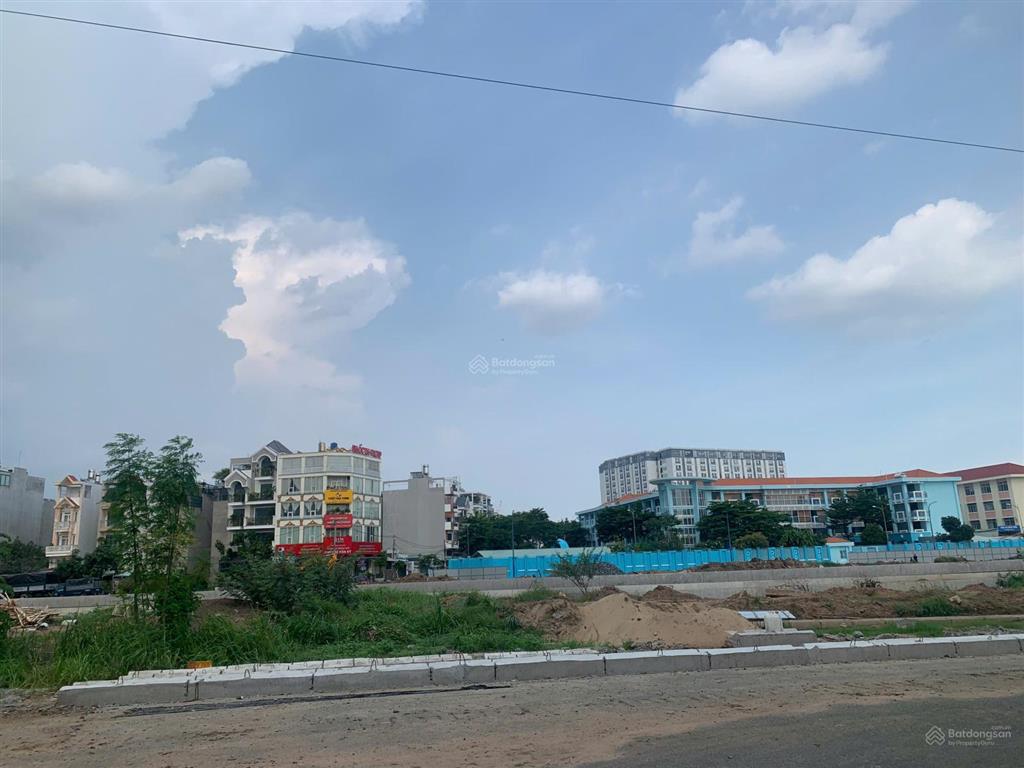 Lô 5x27m full 135m2 shr đường bàn cờ 10m thông kdc trục nguyễn văn quá  ql1a
