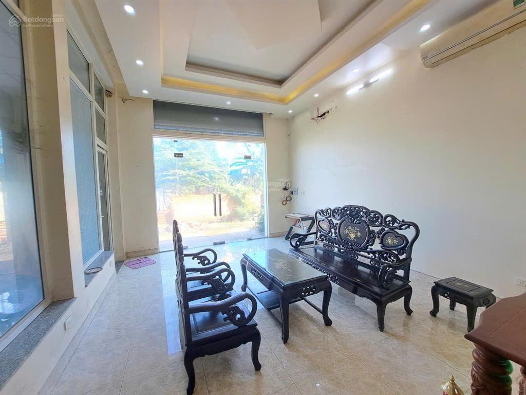 Rẻ  nhà 10x14m cn 140m2 (3 tầng hc và 1 tầng) 1/ ngắn lê văn khương
