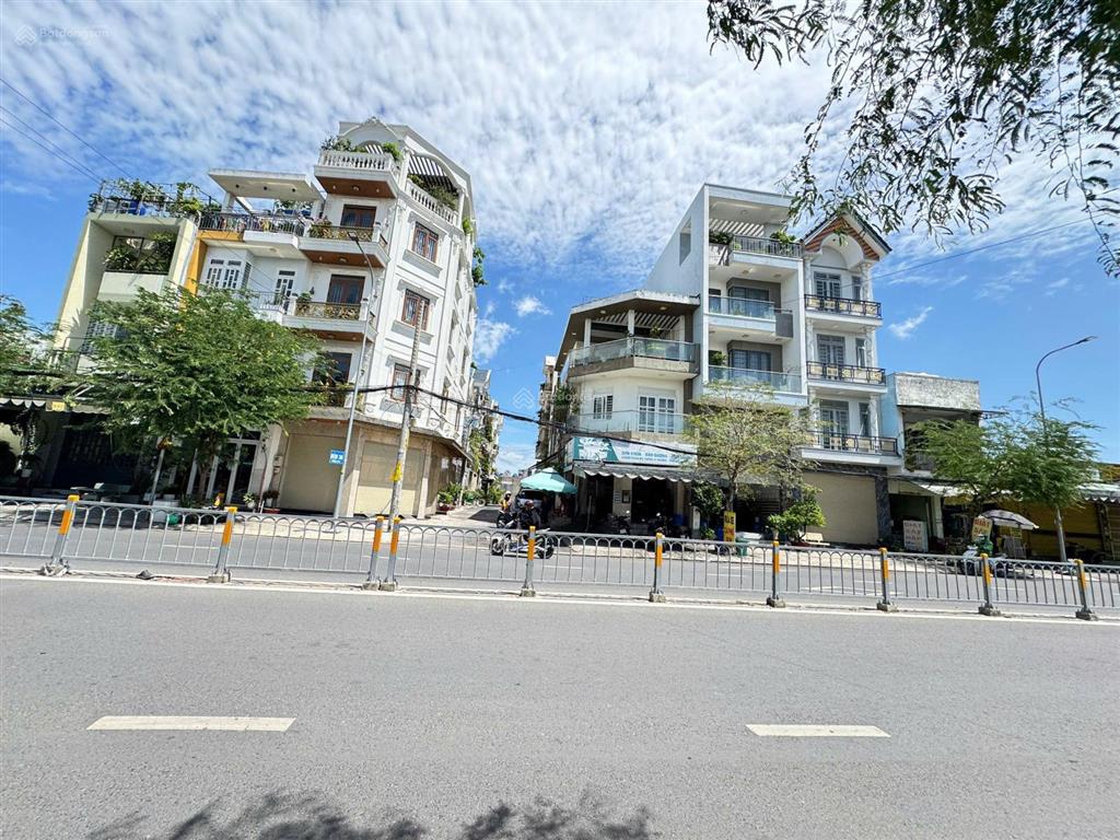 Nhà mặt tiền hiệp thành 43 gần nguyễn ảnh thủ ngang 5m 5 tầng hoàn công