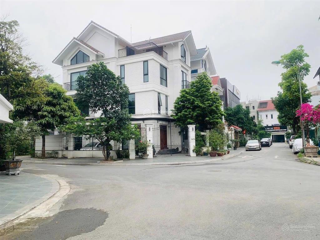 Cực vip! biệt thự đơn lập thành phố giao lưu  phạm văn đồng  235m2x4t full nt đẹp, giá chỉ 79 tỷ