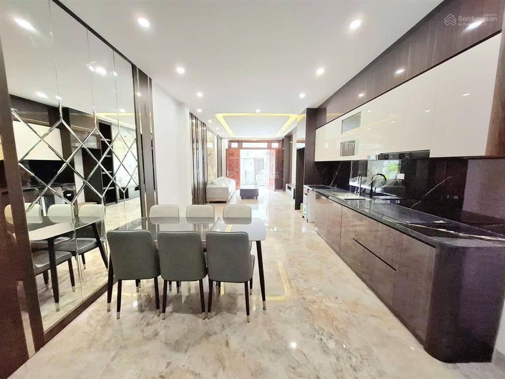 Gấp gấp! chủ cần bán nhà phân lô hoàng quốc việt, oto vào nhà, full nt mới đẹp, 55m2x6t thang máy