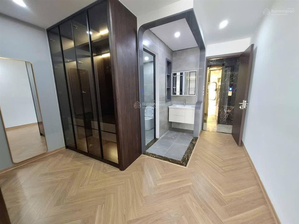 Gấp gấp! chủ cần bán nhà phân lô hoàng quốc việt, oto vào nhà, full nt mới đẹp, 55m2x6t thang máy