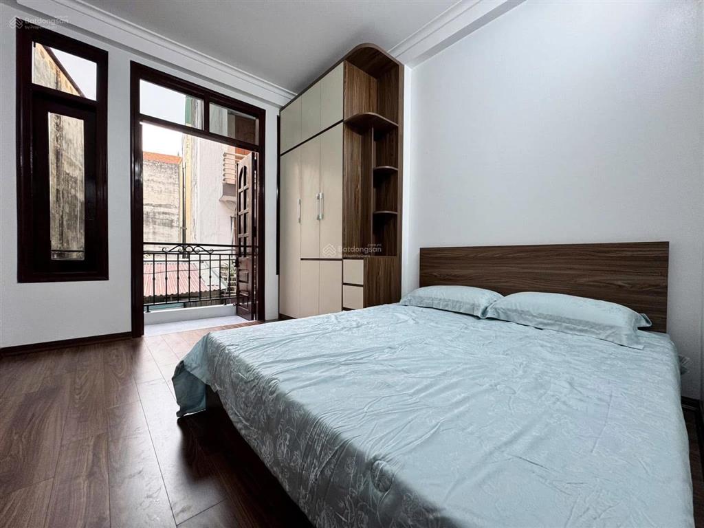 Chủ cần bán nhà phân lô ô tô phố nghĩa tân, 50m2x4t, ngõ thông nông, gần phố, giá chỉ 17.5 tỷ