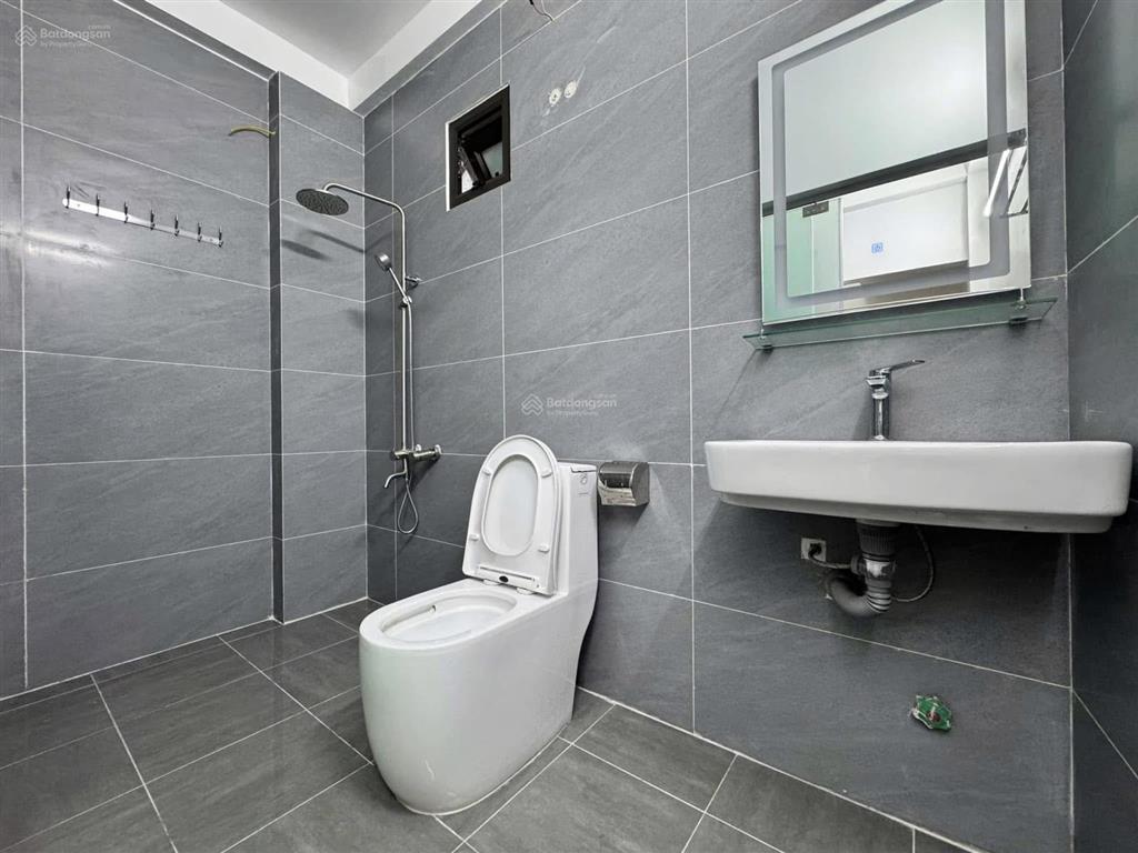 Chủ cần bán nhà phân lô ô tô phố nghĩa tân, 50m2x4t, ngõ thông nông, gần phố, giá chỉ 17.5 tỷ