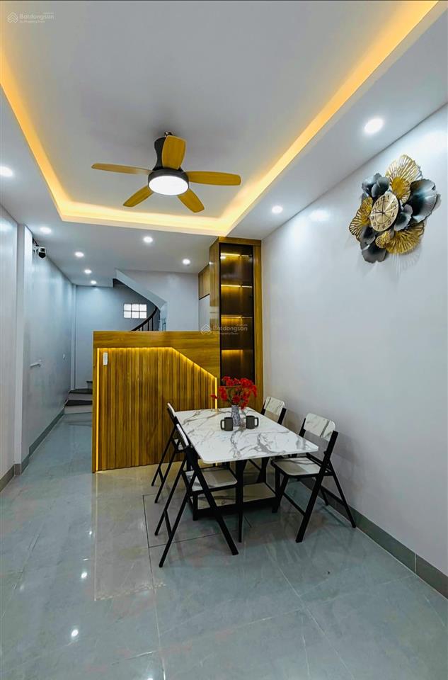 Chủ cần bán gấp nhà mặt phố trần thái tông, 35m2x4tầng, kinh doanh đỉnh cao, 2 thoáng, giá 26.5 tỷ.