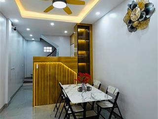 Chủ cần bán gấp nhà mặt phố trần thái tông, 35m2x4tầng, kinh doanh đỉnh cao, 2 thoáng, giá 26.5 tỷ.