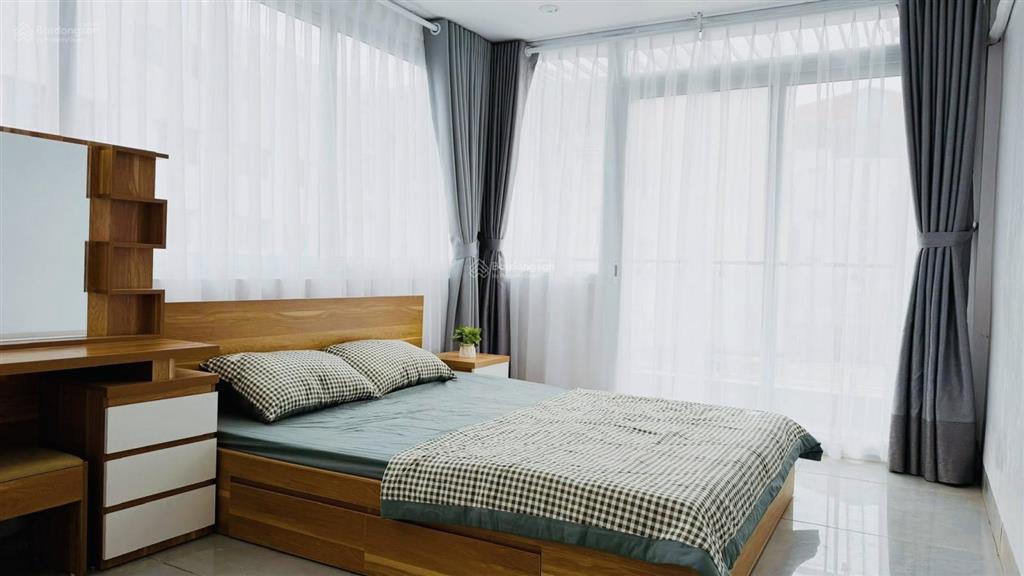 Chủ cần bán gấp nhà mặt phố trần thái tông, 35m2x4tầng, kinh doanh đỉnh cao, 2 thoáng, giá 26.5 tỷ.
