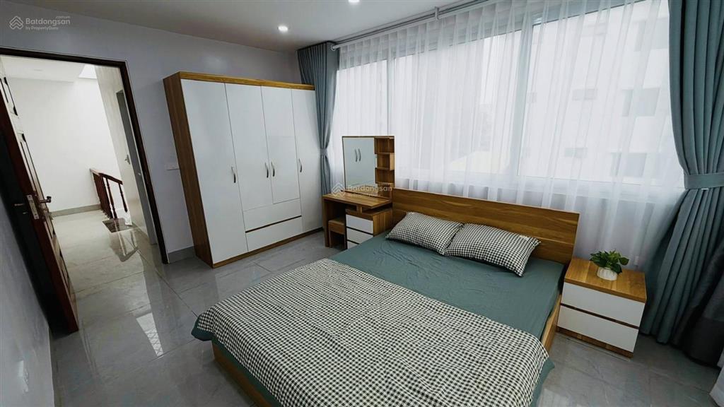Chủ cần bán gấp nhà mặt phố trần thái tông, 35m2x4tầng, kinh doanh đỉnh cao, 2 thoáng, giá 26.5 tỷ.