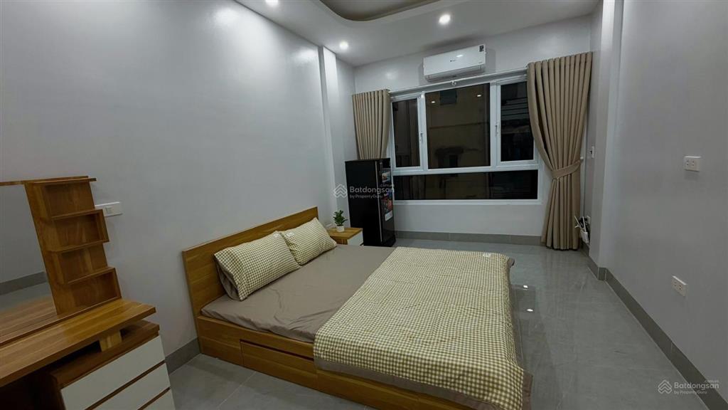 Chủ cần bán gấp nhà mặt phố trần thái tông, 35m2x4tầng, kinh doanh đỉnh cao, 2 thoáng, giá 26.5 tỷ.