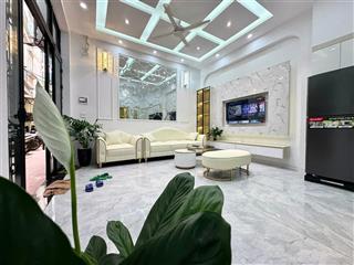 Chủ cần bán gấp nhà phân lô trần quốc hoàn,sát phố, ngõ thông, oto tránh, 61m2x5t, giá chỉ 23.4 tỷ.