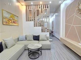 Chủ cần bán nhà ô tô đỗ mai dịch, 1 nhà ra phố, 50m2x6t, ô chờ thang máy, giá bán chỉ 15.5 tỷ