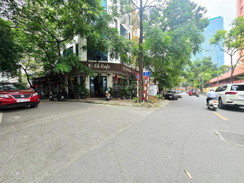 Phân lô ô tô cầu giấy, 70m2x4t, ô chờ thang máy, gần phố lớn, nhà mới 2 thoáng, giá hơn 20 tỷ có tl