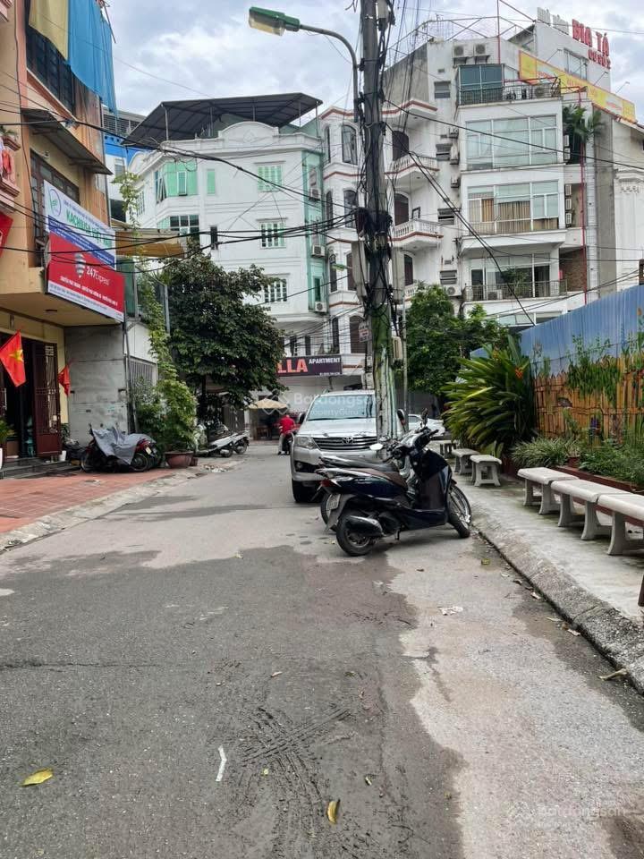 Giảm sốc 8 tỷ nhà phân lô trần quốc hoàn.nhà mặt ngõ to như phố lớn.dt 100m2x7t.giá chỉ còn 50 tỷ