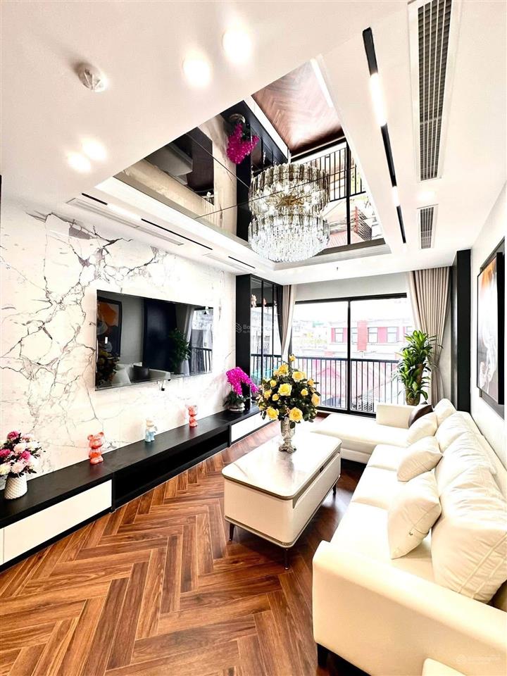 Giảm sốc 8 tỷ nhà phân lô trần quốc hoàn.nhà mặt ngõ to như phố lớn.dt 100m2x7t.giá chỉ còn 50 tỷ