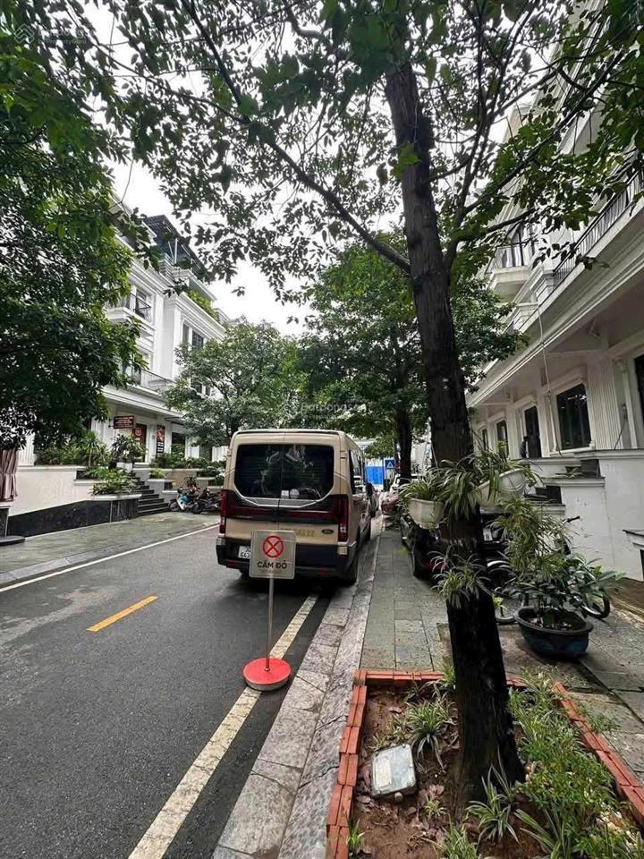Bán căn biệt thự shophouse 5x tỷ trong khu sunshine city  ciputra. dt 150m2x5t, sổ đỏ cc, giá tốt