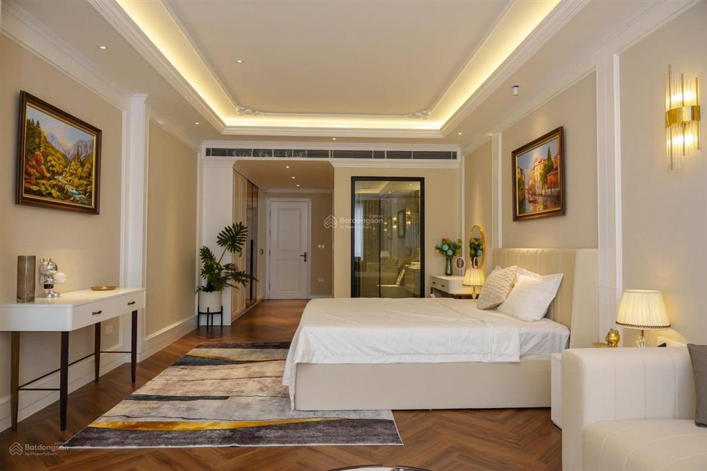 Bán gấp nhà mặt phố mai dịch, 70m2x7t thang máy, 2 thoáng trước sau,full nt đẹp ở ngay,giá 29.5 tỷ