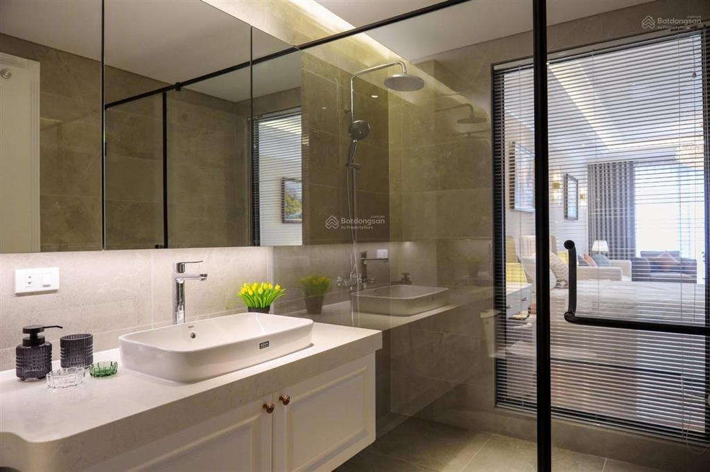 Bán gấp nhà mặt phố mai dịch, 70m2x7t thang máy, 2 thoáng trước sau,full nt đẹp ở ngay,giá 29.5 tỷ