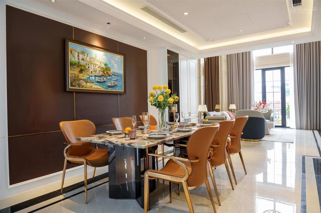 Bán gấp nhà mặt phố mai dịch, 70m2x7t thang máy, 2 thoáng trước sau,full nt đẹp ở ngay,giá 29.5 tỷ