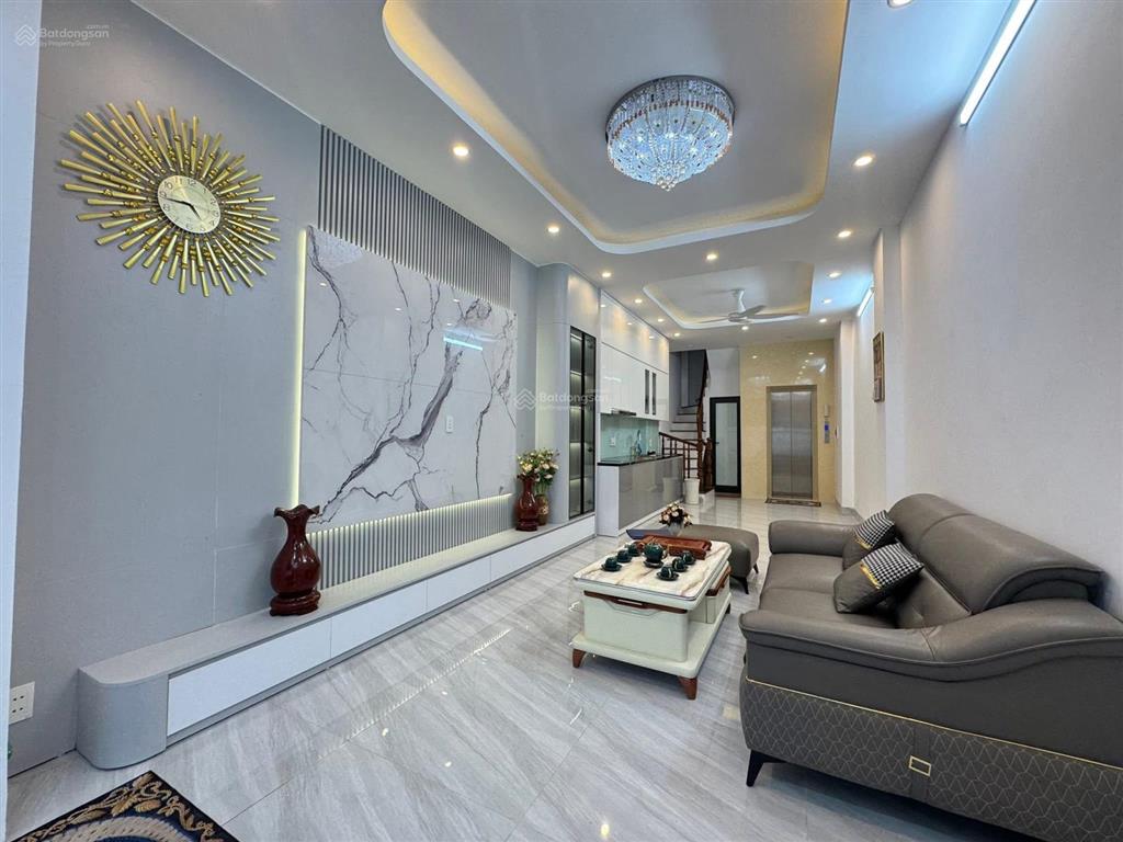 Giảm chào! phân lô ô tô tránh trần quốc hoàn, 45m2x7t thang máy, full nt ngõ thông, giá chỉ 17 tỷ