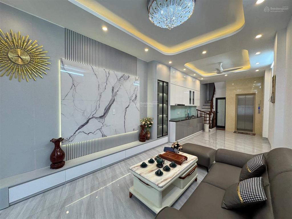 Giảm chào! phân lô ô tô tránh trần quốc hoàn, 45m2x7t thang máy, full nt ngõ thông, giá chỉ 17 tỷ