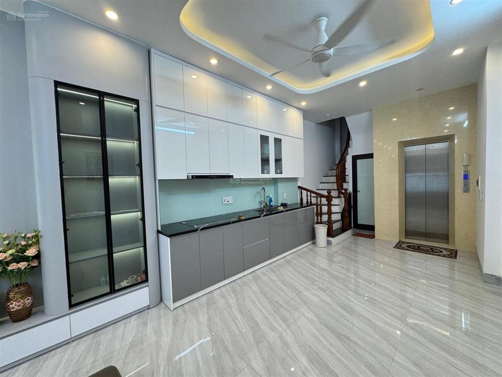 Giảm chào! phân lô ô tô tránh trần quốc hoàn, 45m2x7t thang máy, full nt ngõ thông, giá chỉ 17 tỷ