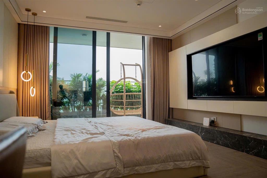 Chủ cần bán căn góc 160m  view trực diện sông hồng 3pn sunshine golden river tây hồ