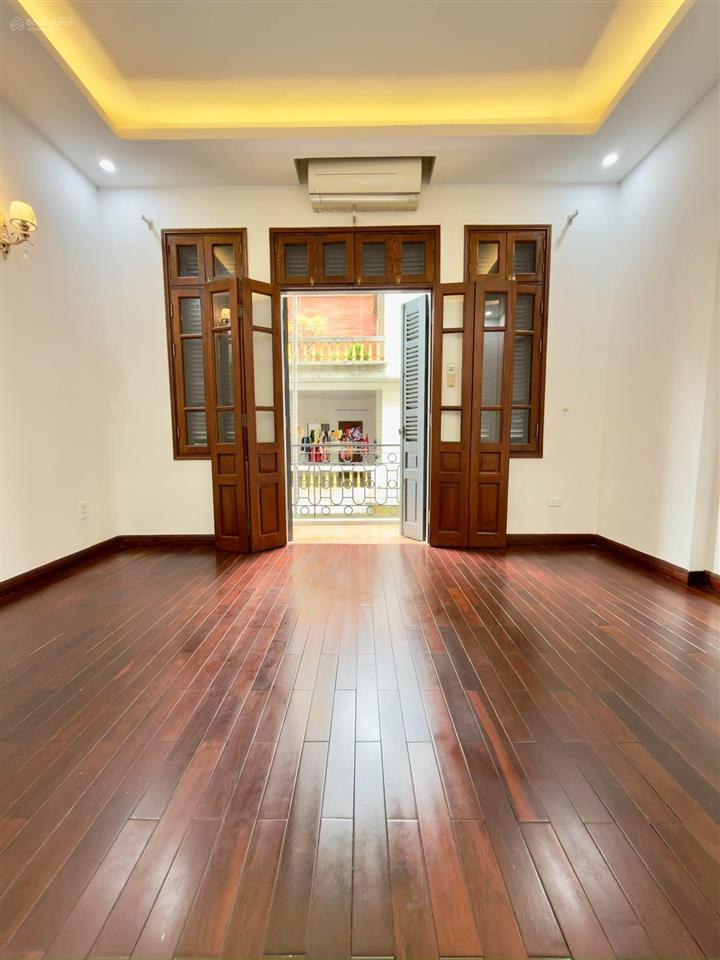 Giảm gần 1 tỷ phân lô ô tô trần quốc hoàn, 60m2x5t, ô chờ tm, full nt đẹp ở ngay, giá 2x tỷ có tl