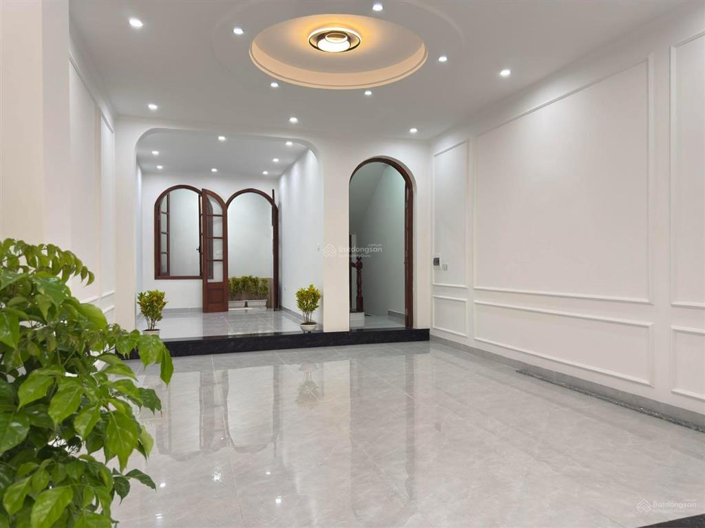 Giảm gần 1 tỷ phân lô ô tô trần quốc hoàn, 60m2x5t, ô chờ tm, full nt đẹp ở ngay, giá 2x tỷ có tl