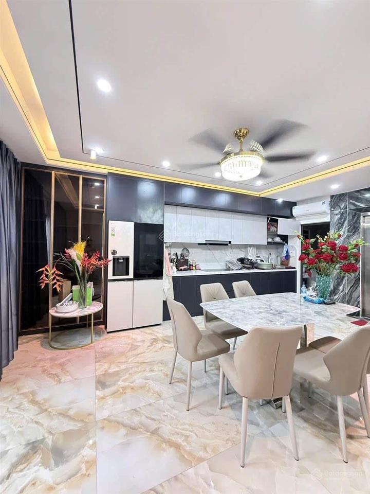Cực phẩm hiếm có phạm văn đồng. lô góc 3 mặt ô tô dừng đỗ ngày đêm, 70m2x7t, full nt, giá 3x tỷ tl