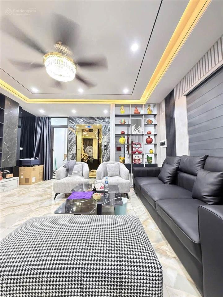 Cực phẩm hiếm có phạm văn đồng. lô góc 3 mặt ô tô dừng đỗ ngày đêm, 70m2x7t, full nt, giá 3x tỷ tl