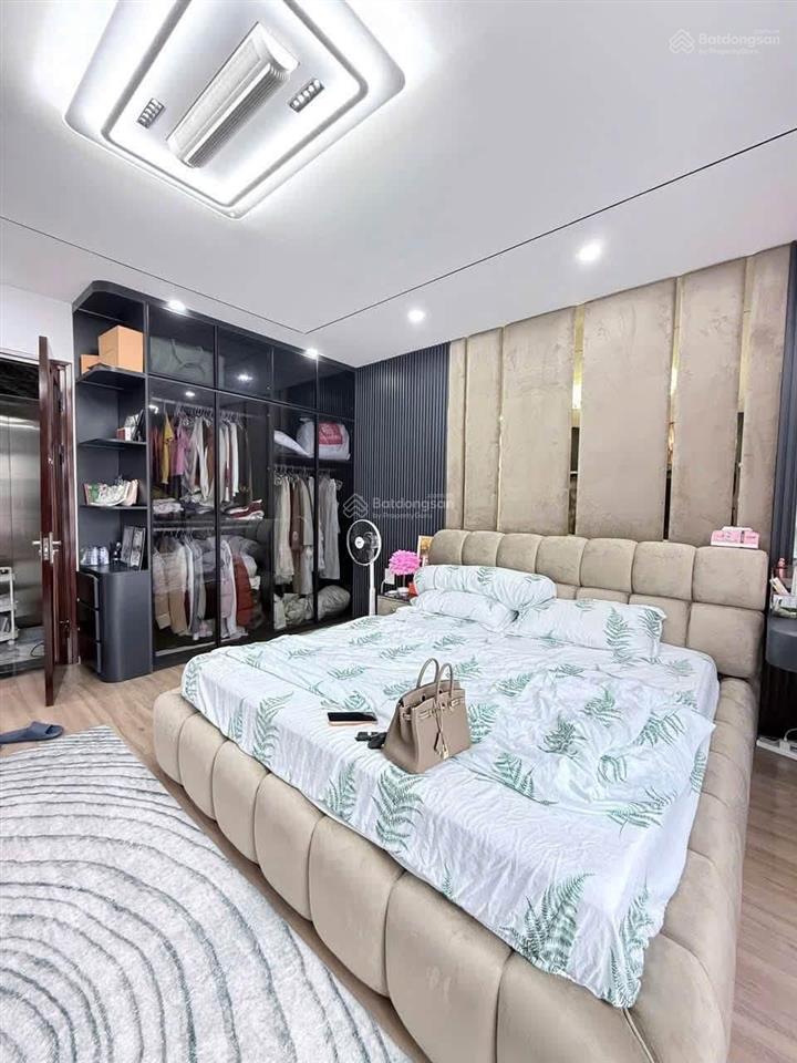Cực phẩm hiếm có phạm văn đồng. lô góc 3 mặt ô tô dừng đỗ ngày đêm, 70m2x7t, full nt, giá 3x tỷ tl