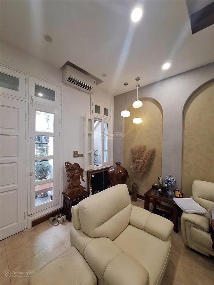 Chủ cần bán biệt thự ciputra. hạ chào giá tốt. dt 180m2x3t, mặt tiền 9m. ô tô vỉa hè, giá 386tr/m2
