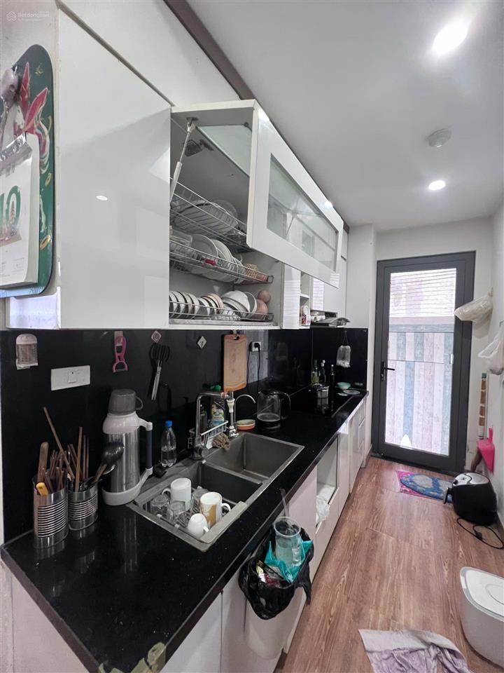 Cực rẻ, có 1 căn ct thái hà phạm văn đồng, dt 70m2 có 2pn2vs, giá chỉ 5 tỷ full nội thất