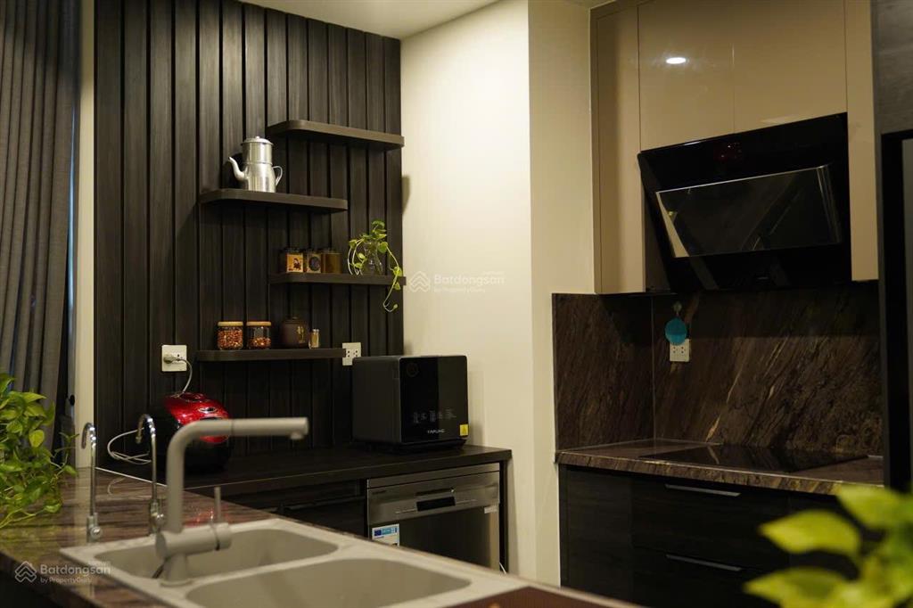 Chủ giảm 1 tỷ căn 3pn 144m2 sunshine golden river tây hồ, full nội thất tầng cao view công viên