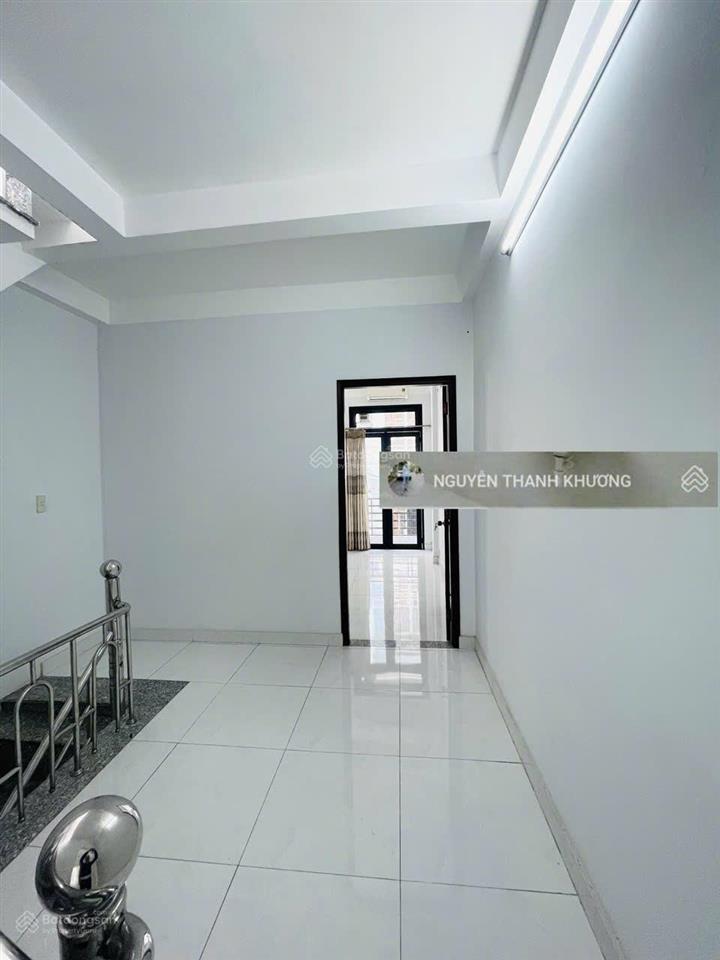 Cho thuê nhà hẻm 1/ đường quang trung gần ngã 5 chuồng chó ( 4*16m) 2 lầu sân thượng
