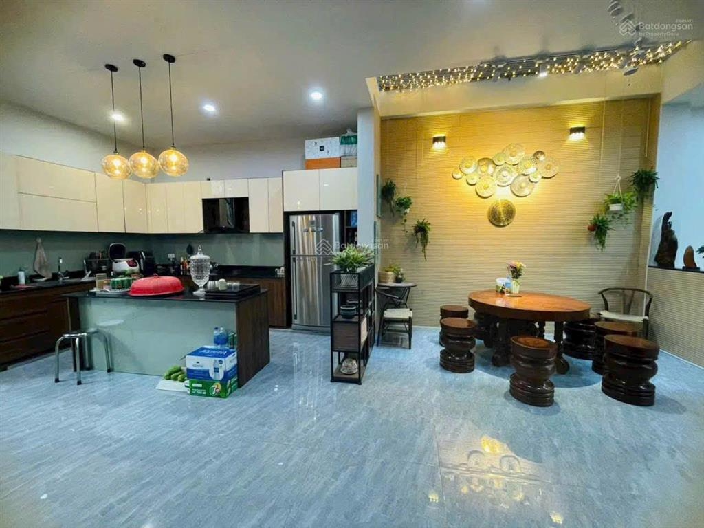 Nhà hẻm 10m dương quảng hàm, p.6, gò vấp  gần trường đại học nội vụ  6*24m  3 lầu