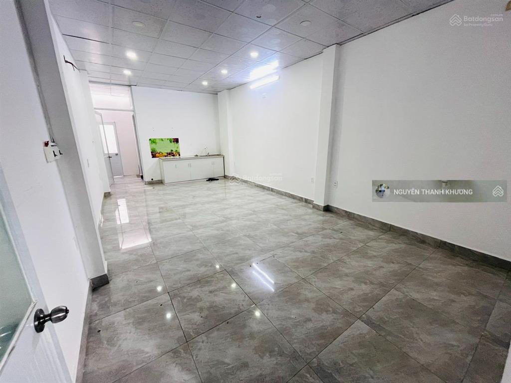 Cho thuê nhà (4x18m) 1 lầu trệt trống suốt quang trung  hẻm xe tải  p10  gv