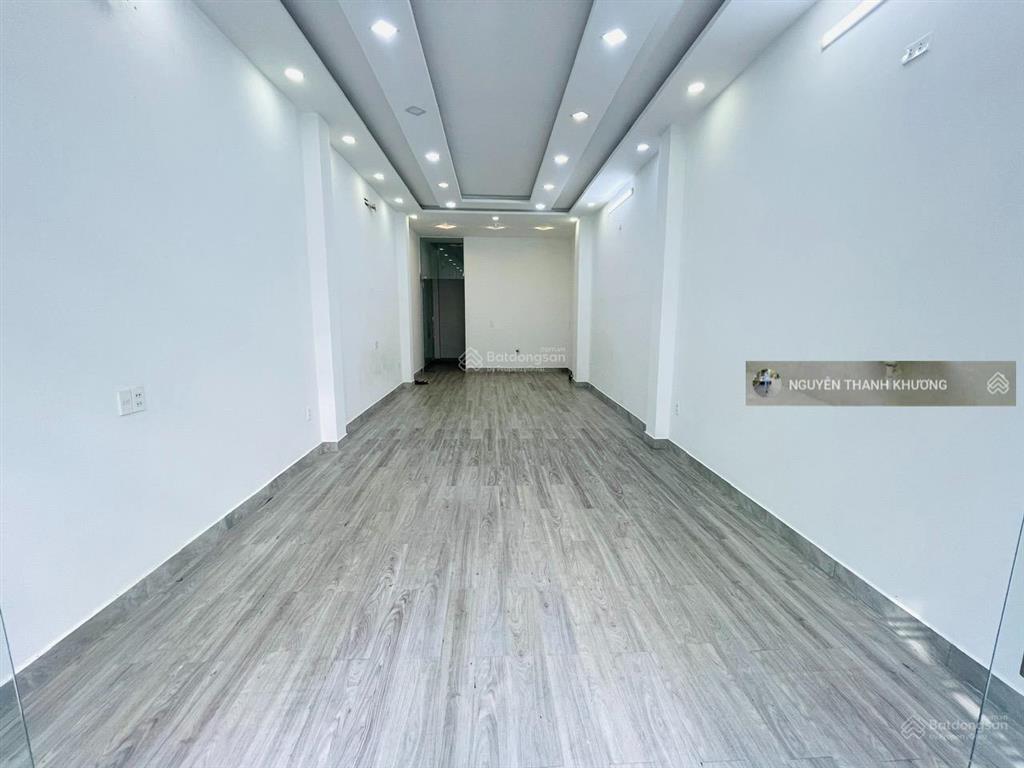 Cho thuê nhà (4x18m) 1 lầu trệt trống suốt quang trung  hẻm xe tải  p10  gv