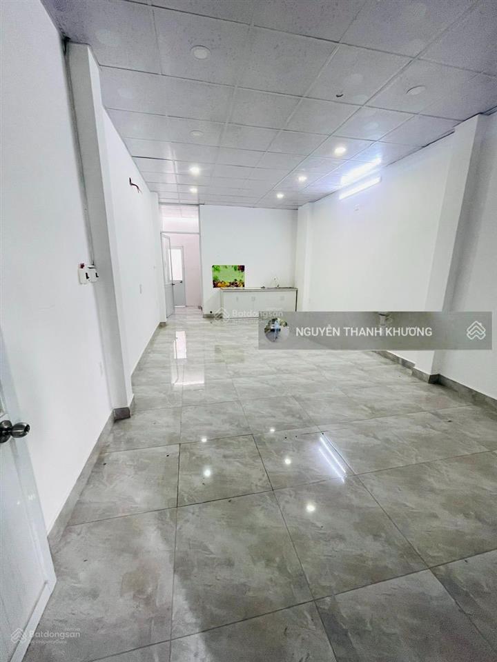 Cho thuê nhà (4x18m) 1 lầu trệt trống suốt quang trung  hẻm xe tải  p10  gv
