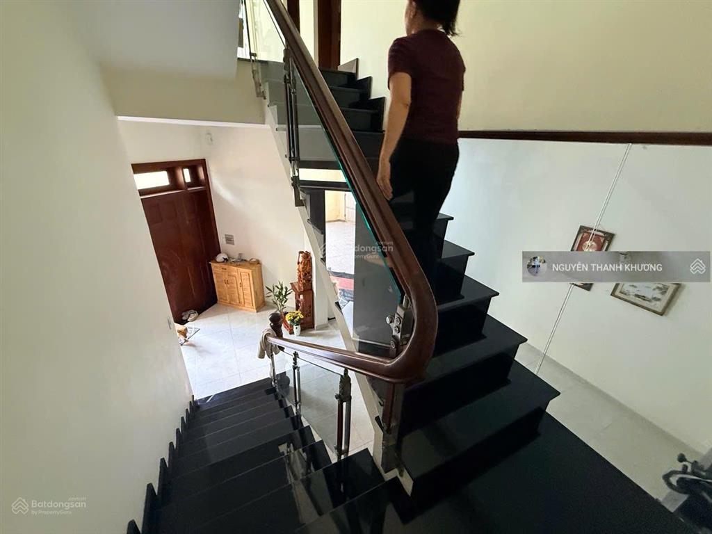 Cho thuê nhà hẻm 10m 1 sẹc  quang trung, p10, gò vấp  gần ủy ban quận gv cũ  15x16m  3 lầu