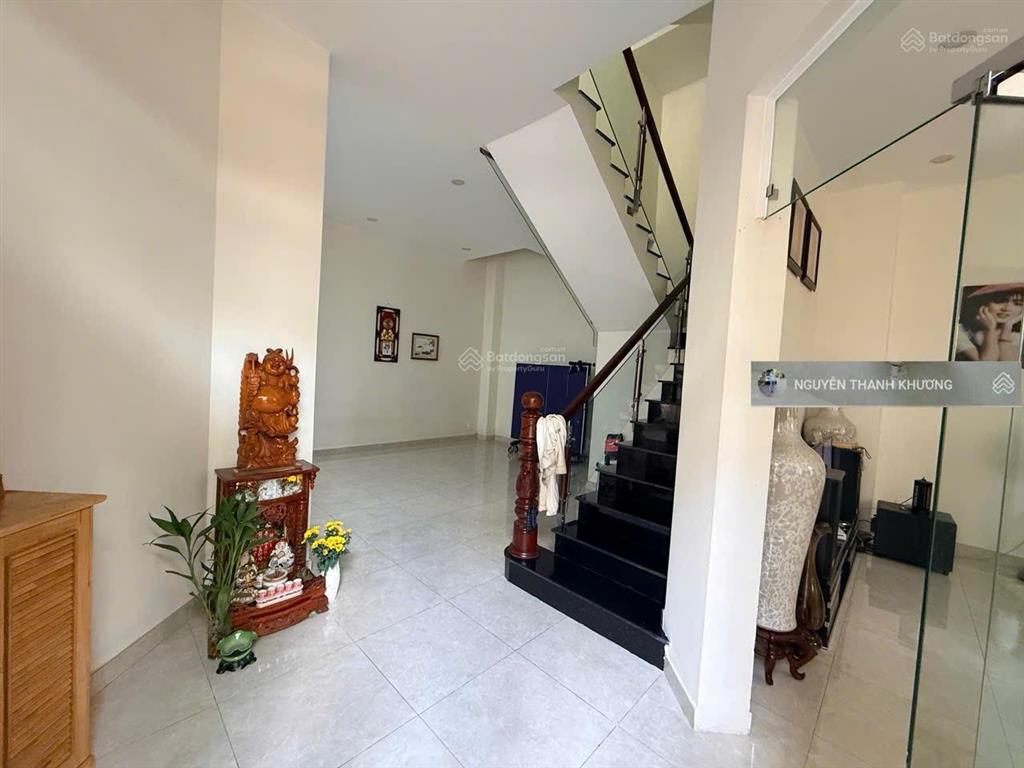 Cho thuê nhà hẻm 10m 1 sẹc  quang trung, p10, gò vấp  gần ủy ban quận gv cũ  15x16m  3 lầu