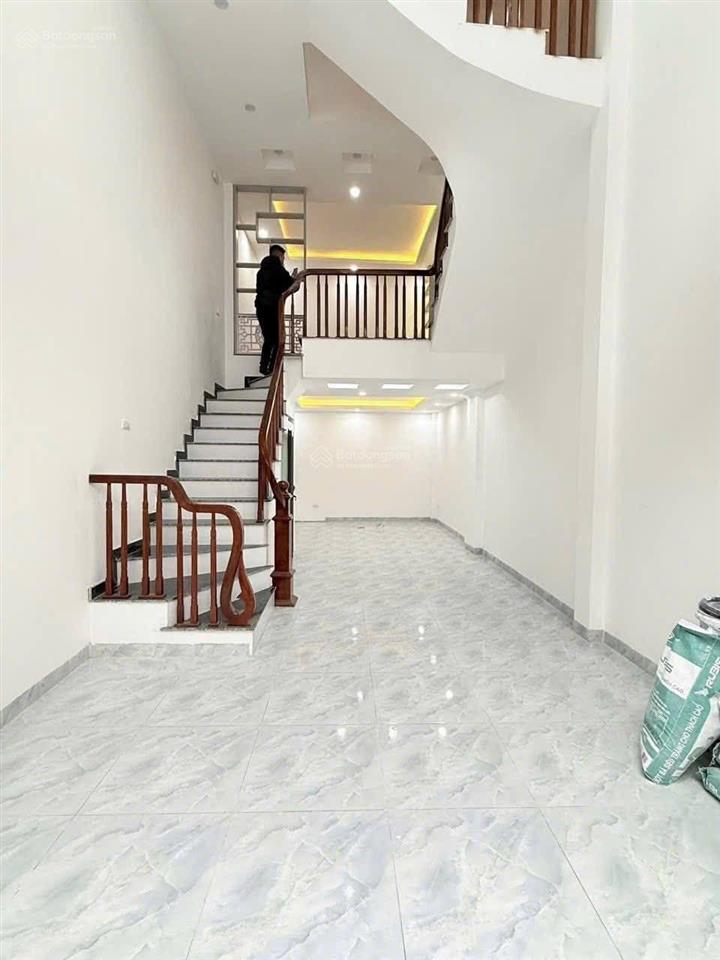 Bán nhà bằng a, hoàng liệt dt 33,3mx5t giá 7,4ty  0368 863 ***