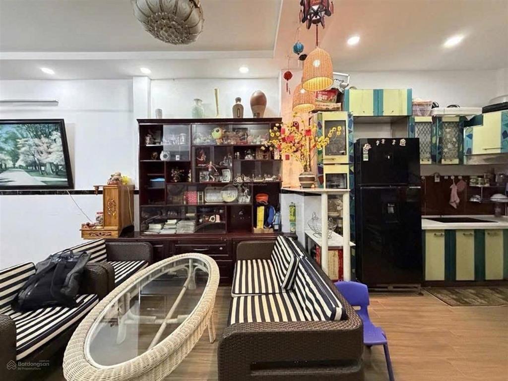 Gấp bán giảm 1tỷ đường nguyễn xí, gồm 2 căn nhà chỉ hơn 6tỷ