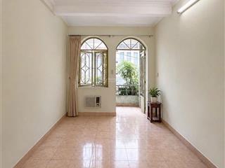 Gần chợ bà chiểu, sát hẻm xe hơi, 4pn, hẻm dân trí hơn 6tỷ